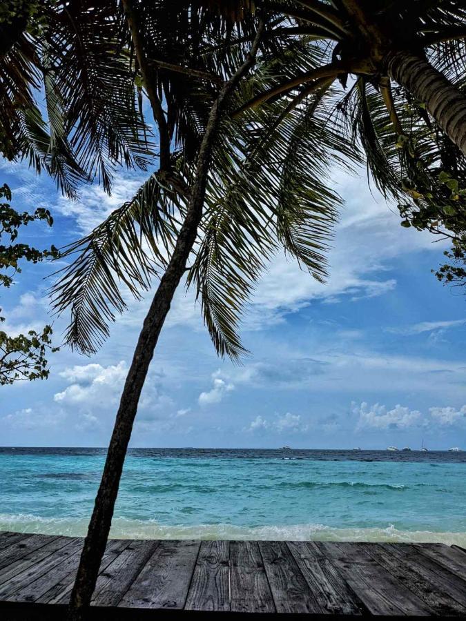 Dhoadhi Retreat Hotel Thulusdhoo Bagian luar foto